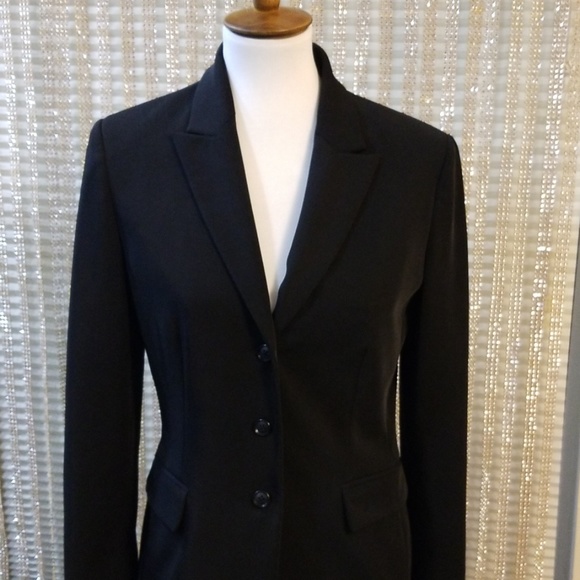 Tahari Jackets & Blazers - Black tailored jacket